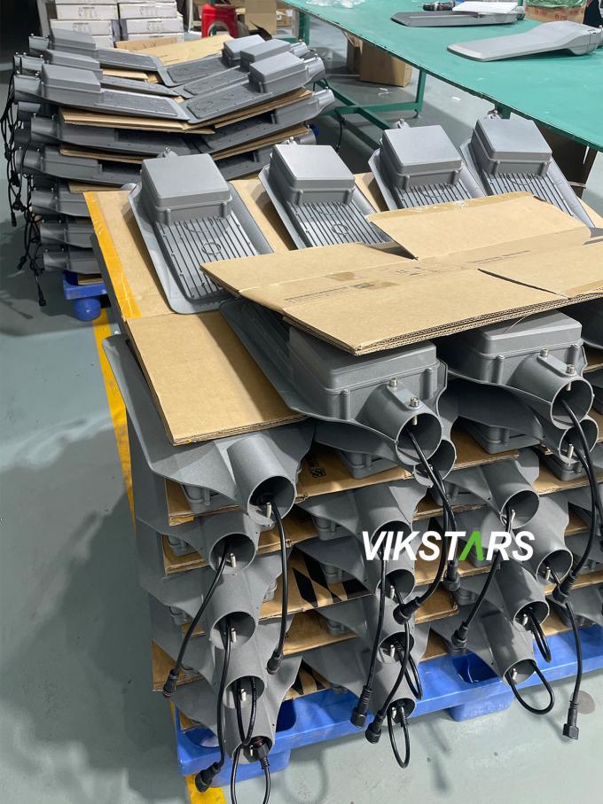 150W LED Street Lights 300W 500W Solar Street Lamps For Main Street Road 13