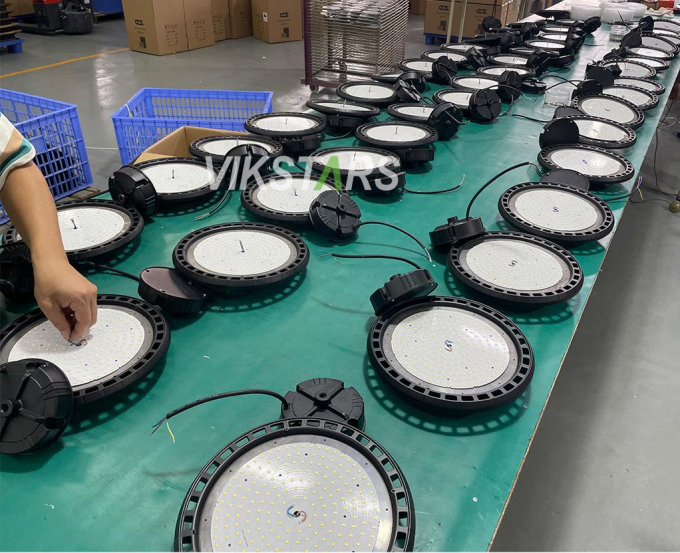 Cheapest Price UFO High Bay Lights 100W 150W 200W For Warehouse Workshop Factory 25
