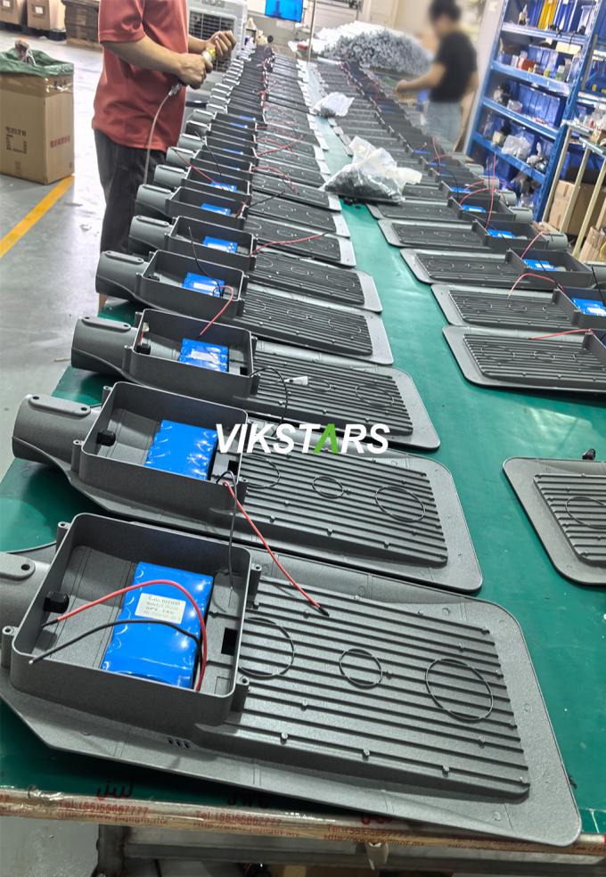 Hottest Sales Solar LED Street Lights 300W 500W 1600W For Project Village Industrial Park Main Street 29